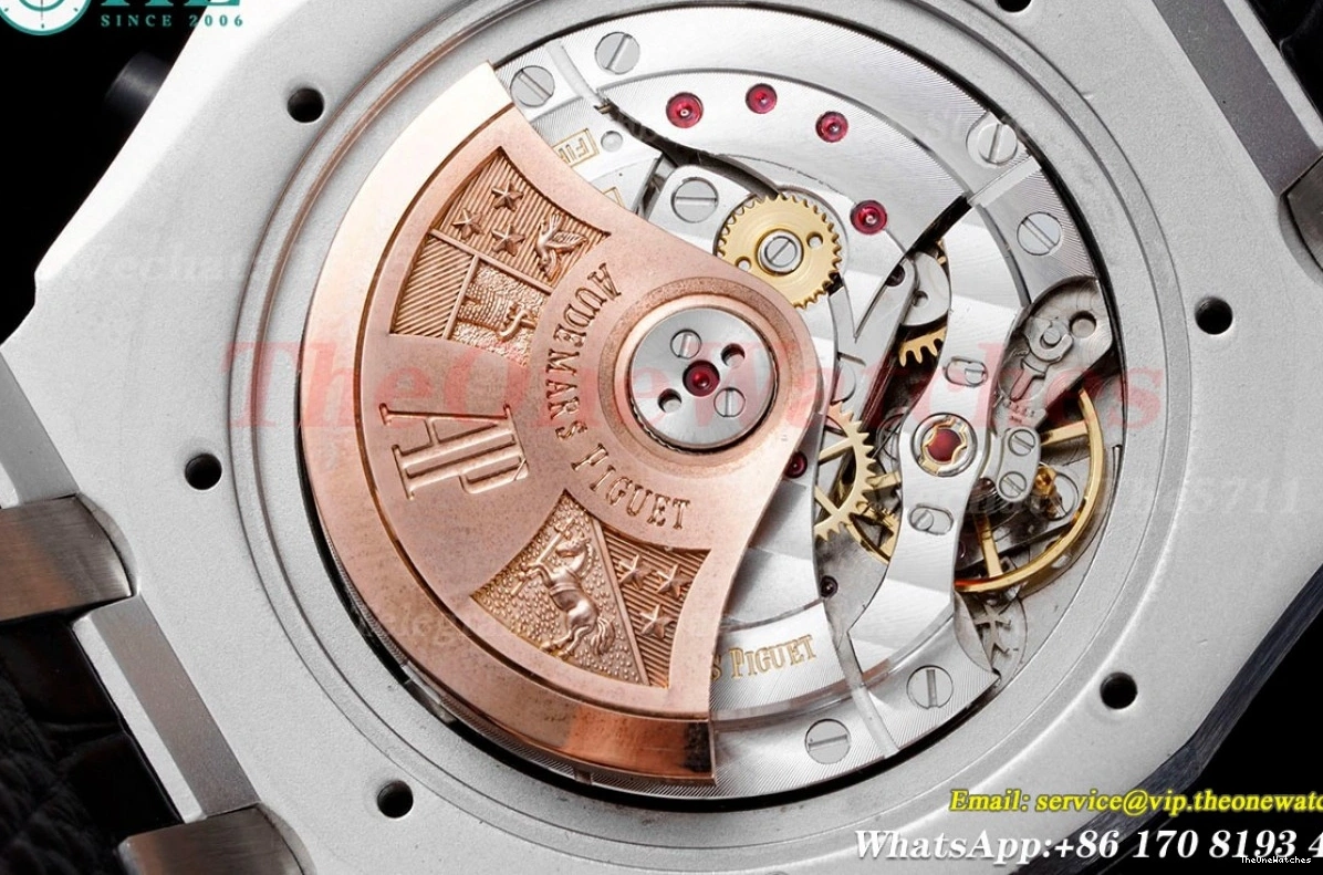 Num LE Royal Grey Oak Offshore RSF SS Mod A3126 42mm 0424